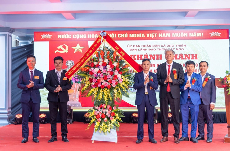 THÔN BẶT NGÕ TỔ CHỨC LỄ KHÁNH THÀNH CÔNG TRÌNH VĂN HÓA TÂM LINH; THÔN BẶT CHÙA LONG TRỌNG TƯỞNG NIỆM 100 NĂM NGÀY MẤT CỤ NGUYỄN THƯỢNG HIỀN- Ảnh 31.