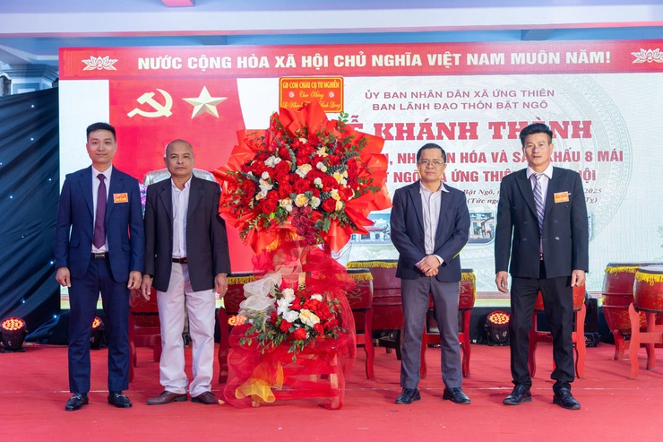 THÔN BẶT NGÕ TỔ CHỨC LỄ KHÁNH THÀNH CÔNG TRÌNH VĂN HÓA TÂM LINH; THÔN BẶT CHÙA LONG TRỌNG TƯỞNG NIỆM 100 NĂM NGÀY MẤT CỤ NGUYỄN THƯỢNG HIỀN- Ảnh 15.