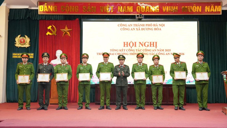 Công an xã Dương Hoà tổng kết công tác năm 2025, triển khai chương trình công tác năm 2026 - Ảnh 10.