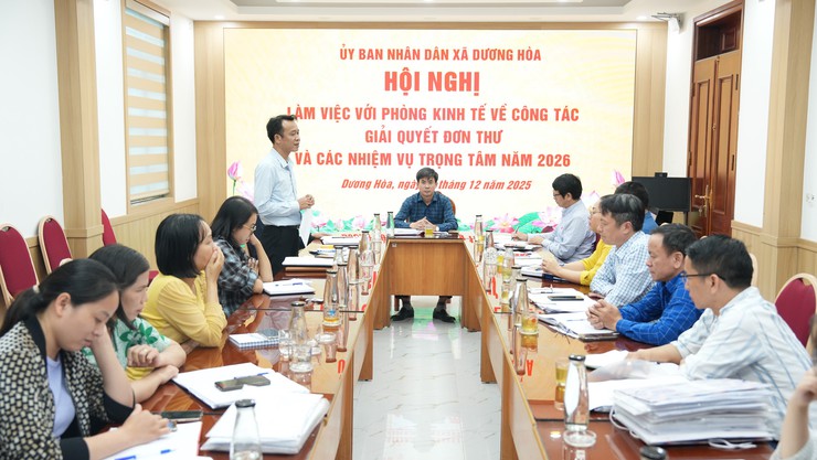 Lãnh đạo UBND xã làm việc với phòng Kinh tế về công tác giải quyết đơn thư và các nhiệm vụ trọng tâm năm 2026 - Ảnh 1.