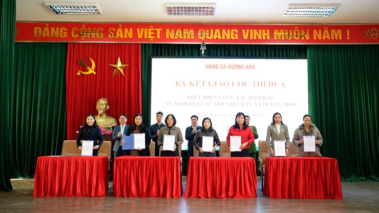 Hội nghị tuyên truyền vận động thu hồi, phòng ngừa, đấu tranh với tội phạm, vi phạm pháp luật về vũ khí, vật liệu nổ, công cụ hỗ trợ và pháo trên địa bàn xã Dương Hoà- Ảnh 11.