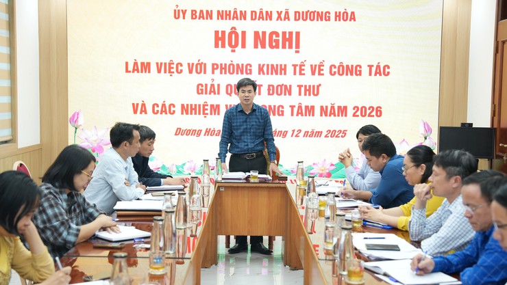 Lãnh đạo UBND xã làm việc với phòng Kinh tế về công tác giải quyết đơn thư và các nhiệm vụ trọng tâm năm 2026 - Ảnh 6.