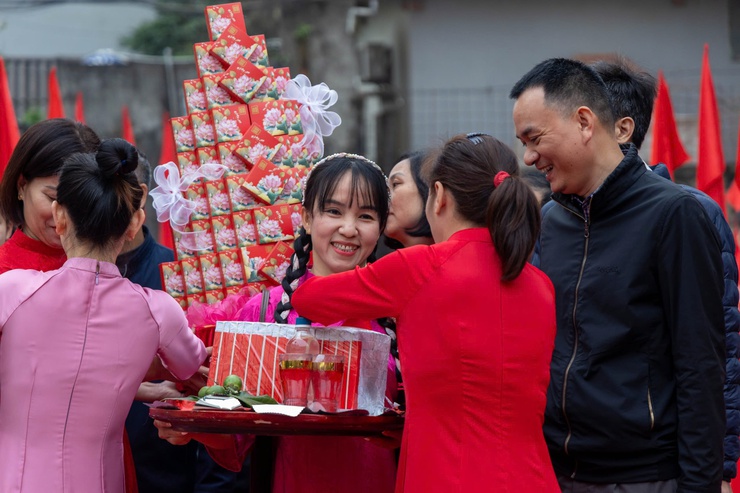 THÔN BẶT NGÕ TỔ CHỨC LỄ KHÁNH THÀNH CÔNG TRÌNH VĂN HÓA TÂM LINH; THÔN BẶT CHÙA LONG TRỌNG TƯỞNG NIỆM 100 NĂM NGÀY MẤT CỤ NGUYỄN THƯỢNG HIỀN- Ảnh 23.