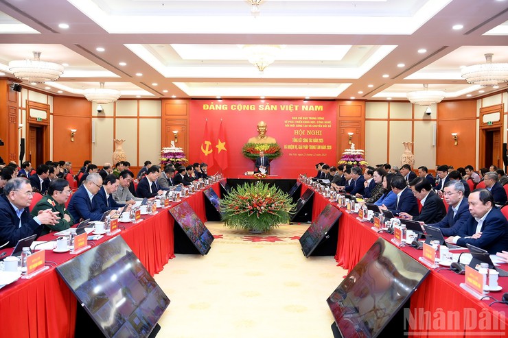 Tổng Bí thư Tô Lâm chủ trì Hội nghị tổng kết công tác năm 2025 về khoa học, công nghệ, đổi mới sáng tạo và chuyển đổi số- Ảnh 2.