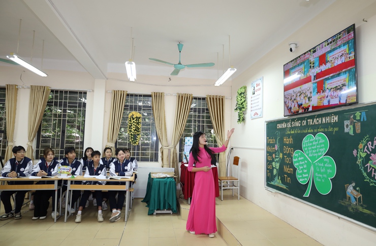 Trường THCS Xuân Sơn tổ chức dạy chuyên đề môn Hoạt động trải nghiệm, hướng nghiệp với ứng dụng trí tuệ nhân tạo AI- Ảnh 3.