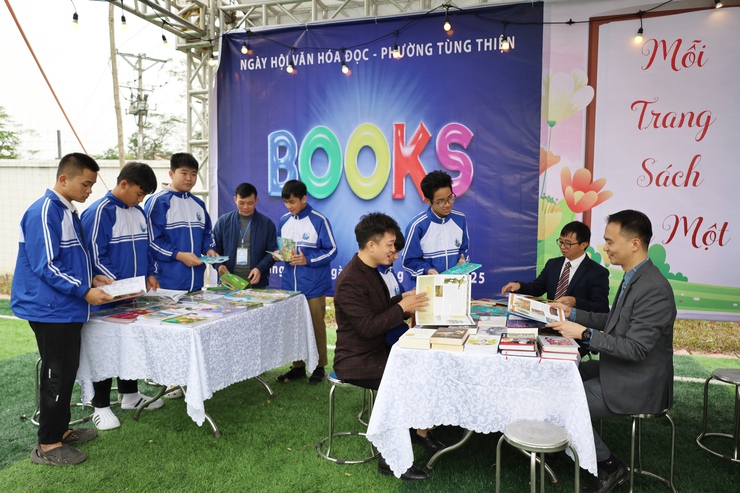 Sôi nổi ngày hội Văn hóa đọc phường Tùng Thiện chào năm mới 2026- Ảnh 8.