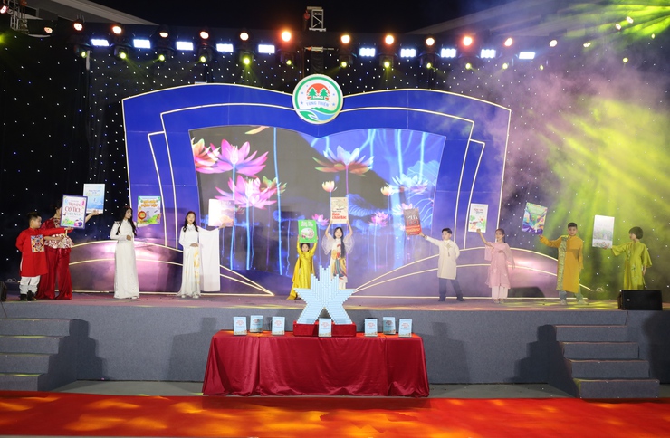 Sôi nổi ngày hội Văn hóa đọc phường Tùng Thiện chào năm mới 2026- Ảnh 4.