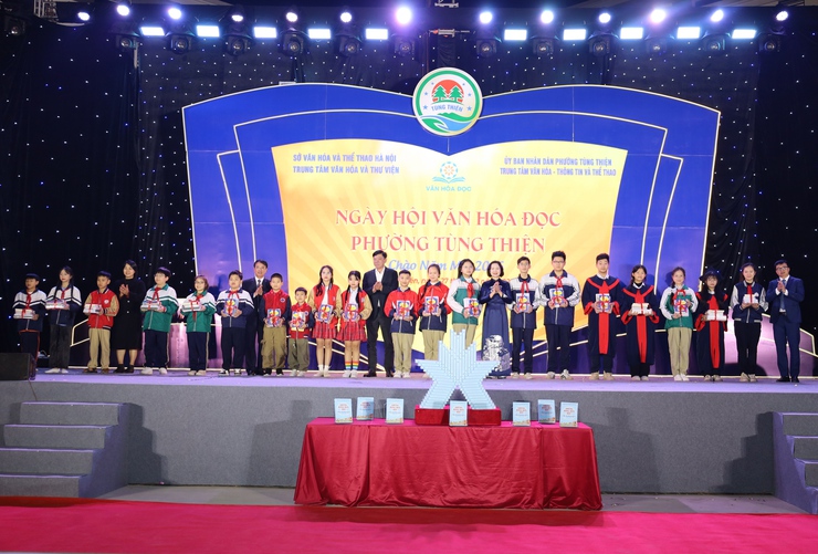 Sôi nổi ngày hội Văn hóa đọc phường Tùng Thiện chào năm mới 2026- Ảnh 1.