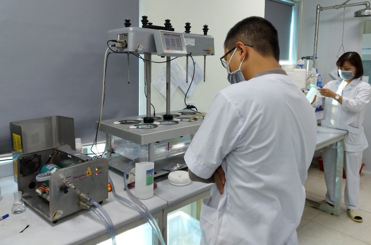 Hà Nội siết chặt kiểm nghiệm, nâng cao chất lượng thuốc, mỹ phẩm, thực phẩm- Ảnh 2.