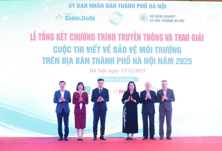 Lễ Tổng kết chương trình truyền thông, trao giải Cuộc thi viết về Bảo vệ môi trường trên địa bàn thành phố Hà Nội và phát động chương trình truyền thông năm 2026- Ảnh 4.