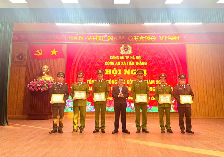 Công an xã Tiến Thắng tổ chức Hội nghị Tổng kết công tác năm 2025, triển khai nhiệm vụ năm 2026- Ảnh 4.