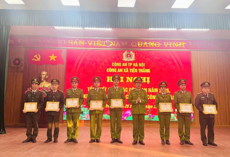 Công an xã Tiến Thắng tổ chức Hội nghị Tổng kết công tác năm 2025, triển khai nhiệm vụ năm 2026- Ảnh 6.