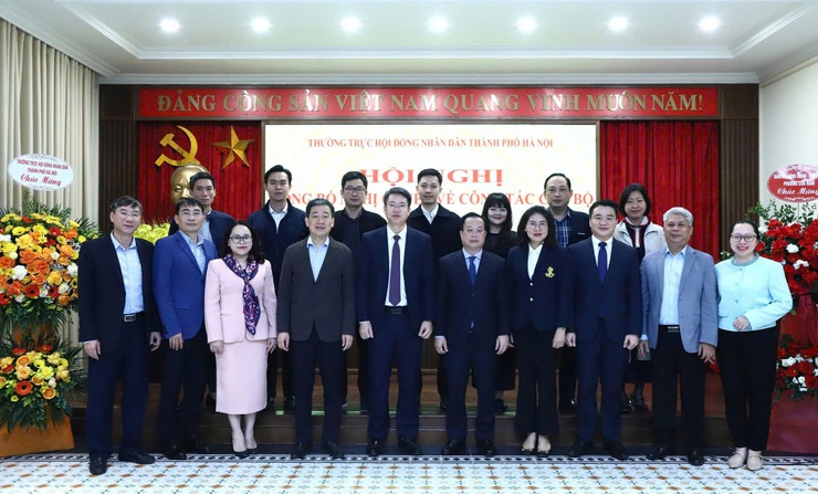 HỘI NGHỊ CÔNG BỐ NGHỊ QUYẾT CỦA HĐND THÀNH PHỐ HÀ NỘI VỀ CÔNG TÁC CÁN BỘ TẠI PHƯỜNG CỬA NAM- Ảnh 11.