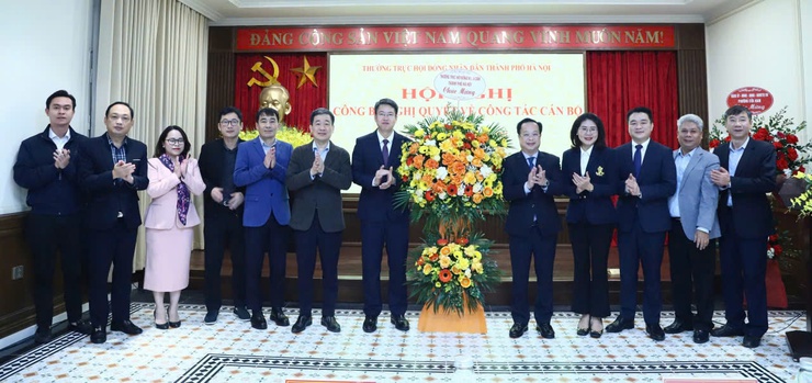 HỘI NGHỊ CÔNG BỐ NGHỊ QUYẾT CỦA HĐND THÀNH PHỐ HÀ NỘI VỀ CÔNG TÁC CÁN BỘ TẠI PHƯỜNG CỬA NAM- Ảnh 6.