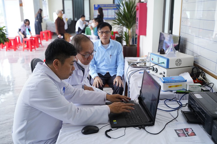 Xã Chuyên Mỹ tổ chức khám sức khỏe định kỳ cho cán bộ, công chức, viên chức và người lao động- Ảnh 2.