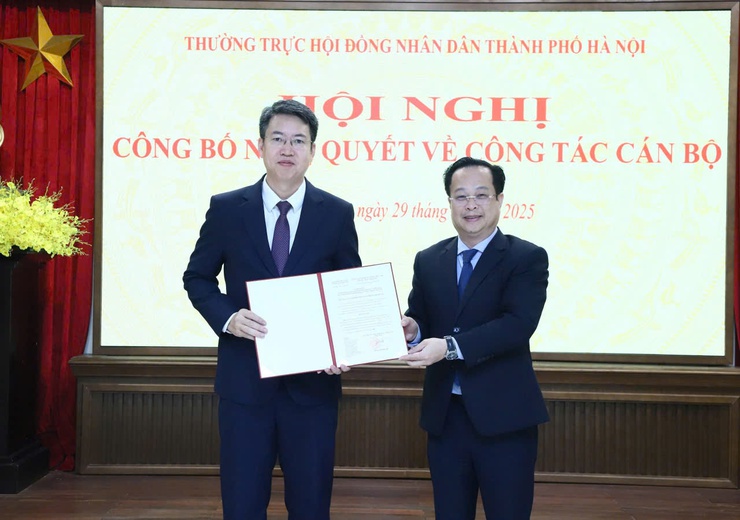 HỘI NGHỊ CÔNG BỐ NGHỊ QUYẾT CỦA HĐND THÀNH PHỐ HÀ NỘI VỀ CÔNG TÁC CÁN BỘ TẠI PHƯỜNG CỬA NAM- Ảnh 4.