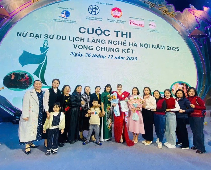 Cô gái muốn kể câu chuyện đẹp về làng nghề mây tre đan Nam Phù- Ảnh 4.