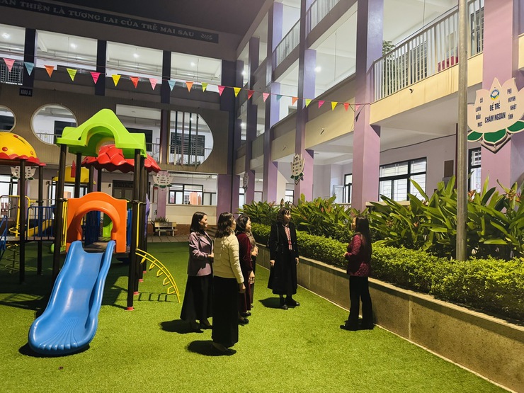 UBND xã Phú Xuyên đón đoàn kiểm tra Chung khảo 
Cuộc thi “Sáng – xanh – sạch – đẹp”
- Ảnh 5.