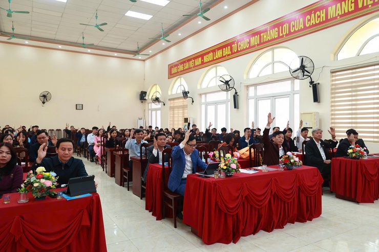 Ứng Thiên tổ chức hội nghị lấy ý kiến cử tri nơi công tác đối với người được giới thiệu ứng cử đại biểu HĐND xã nhiệm kỳ 2026–2031- Ảnh 2.