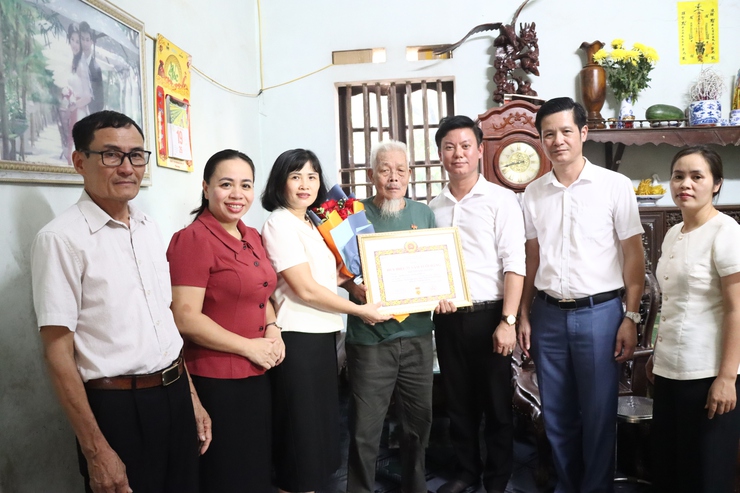 Phú Xuyên: Xây dựng Đảng vững mạnh, vận hành hiệu quả mô hình mới- Ảnh 5.