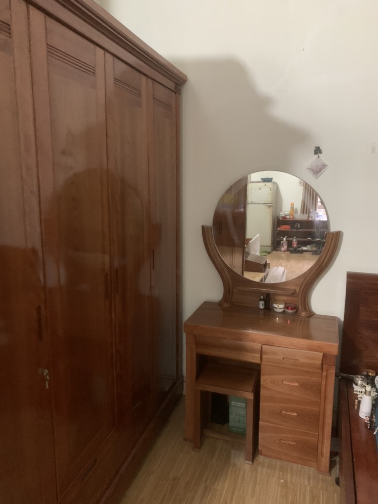 Câu chuyện tủ gỗ hương xám - Ảnh 3.