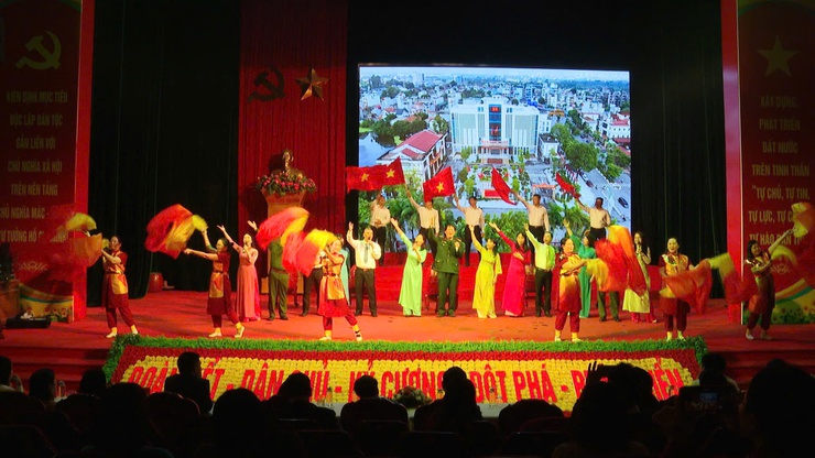 Ấn tượng Chương trình Gala văn nghệ “Chào năm mới 2026” xã Thanh Trì- Ảnh 8.