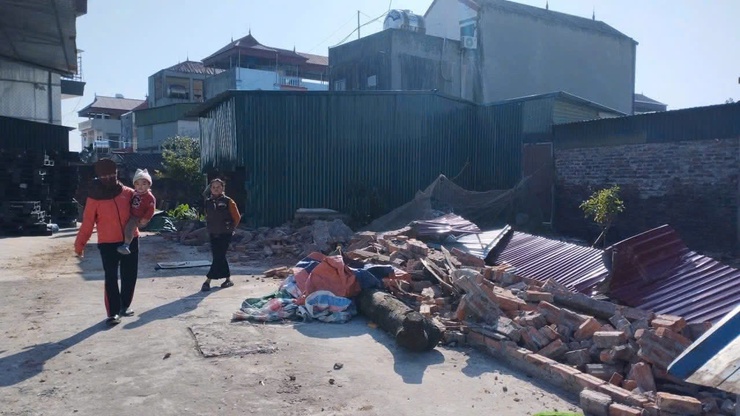 XÃ SÓC SƠN TỔ CHỨC CƯỠNG CHẾ ĐỐI VỚI CÁC TRƯỜNG HỢP VI PHẠM ĐẤT ĐAI, TRẬT TỰ XÂY DỰNG- Ảnh 4.