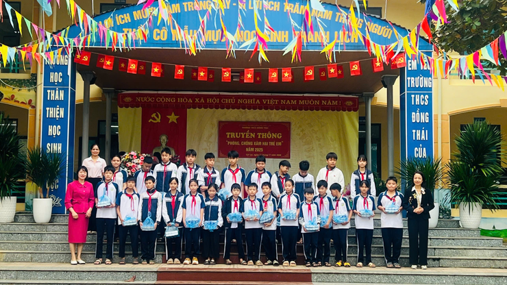 TỔ CHỨC  TRUYỀN THÔNG VỀ PHÒNG, CHỐNG XÂM HẠI TRẺ EM NĂM 2025- Ảnh 4.