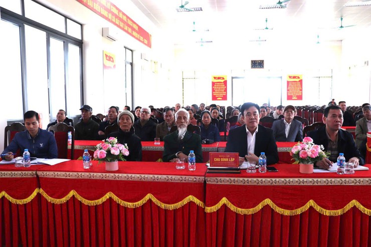 Ủy ban nhân dân xã Bất Bạt tổ chức hội nghị lấy ý kiến về chỉnh trang, quy hoạch Nghĩa trang liệt sĩ Tòng Bạt- Ảnh 1.