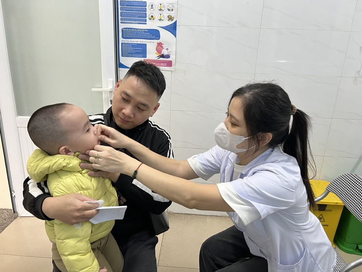 12.482 trẻ trên địa bàn phường Hà Đông được bổ sung Vitamin A đợt 2 năm 2025- Ảnh 1.