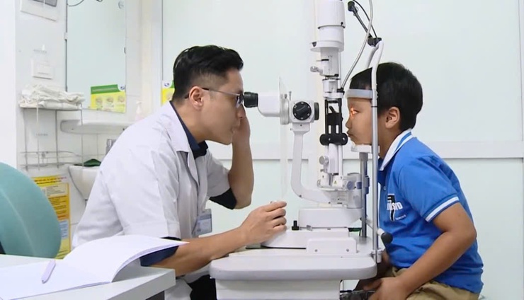 Tăng cường phối hợp liên ngành quản lý tật khúc xạ ở lứa tuổi học sinh- Ảnh 1.