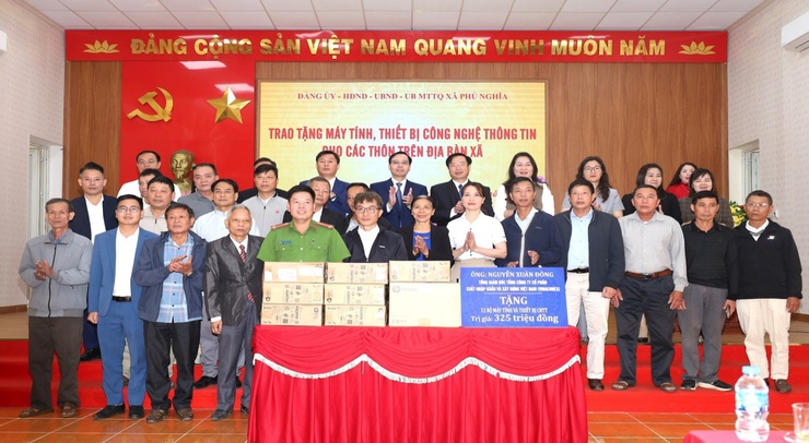 Phú Nghĩa đẩy mạnh cải cách hành chính: Lấy sự hài lòng của người dân làm thước đo- Ảnh 5.