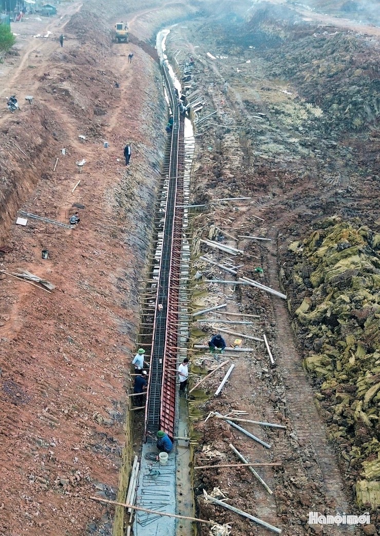 Đại công trường thi công hồ điều hòa  phường Long Biên- Ảnh 4.