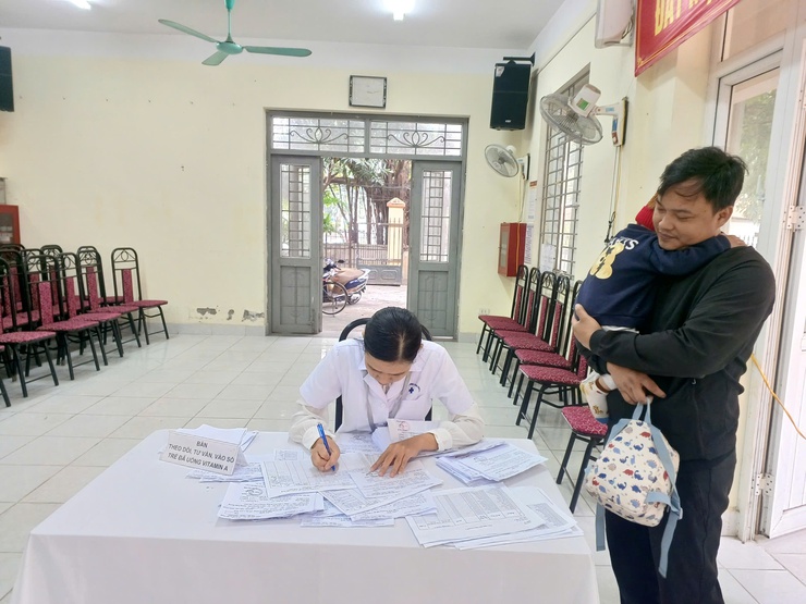 Trạm Y tế phường triển khai chiến dịch bổ sung Vitamin A đợt II/2025 - Ảnh 3.