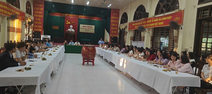 Sinh hoạt hai chiều: Gắn kết trách nhiệm – Lan tỏa niềm tin từ cơ sở- Ảnh 1.