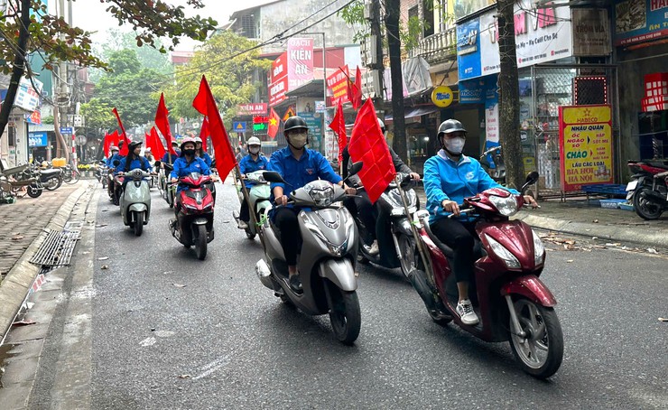 Xã Bát Tràng truyền thông lưu động hưởng ứng tháng hành động Quốc gia phòng chống HIV/AIDS năm 2025- Ảnh 2.