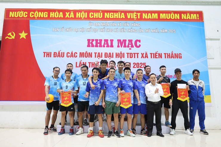 Trung tâm Văn hóa Thông tin và Thể thao xã Tiến Thắng khai mạc các môn thi đấu trong chương trình Đại hội Thể dục thể thao lần thứ I - năm 2025- Ảnh 6.