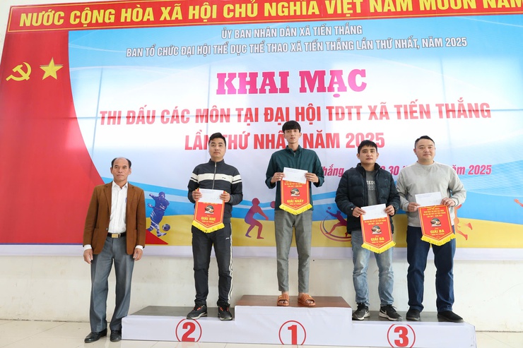 Trung tâm Văn hóa Thông tin và Thể thao xã Tiến Thắng khai mạc các môn thi đấu trong chương trình Đại hội Thể dục thể thao lần thứ I - năm 2025- Ảnh 8.