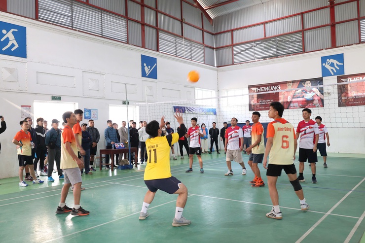 Trung tâm Văn hóa Thông tin và Thể thao xã Tiến Thắng khai mạc các môn thi đấu trong chương trình Đại hội Thể dục thể thao lần thứ I - năm 2025- Ảnh 3.