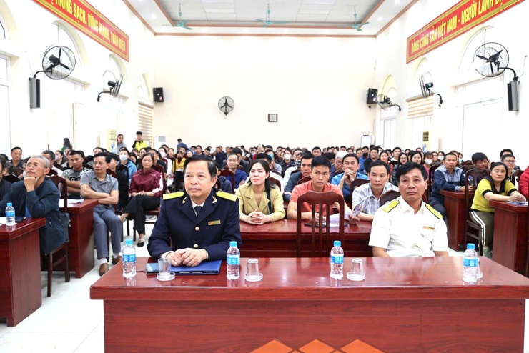 Xã Ứng Thiên tổ chức tập huấn hỗ trợ hộ kinh doanh chuyển đổi từ thuế khoán sang kê khai và chuyển đổi lên doanh nghiệp- Ảnh 1.