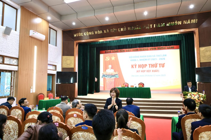 HĐND xã Thư Lâm khoá I, nhiệm kỳ 2021-2026 tổ chức Kỳ họp thứ Tư
( Kỳ họp đột xuất)
- Ảnh 1.