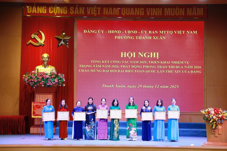 Phường Thanh Xuân: Tổng kết công tác năm 2025, triển khai nhiệm vụ trọng tâm; phát động phong trào thi đua năm 2026 chào mừng Đại hội Đại biểu toàn quốc lần thứ XIV của Đảng - Ảnh 10.