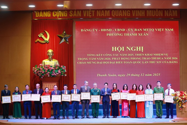 Phường Thanh Xuân: Tổng kết công tác năm 2025, triển khai nhiệm vụ trọng tâm; phát động phong trào thi đua năm 2026 chào mừng Đại hội Đại biểu toàn quốc lần thứ XIV của Đảng - Ảnh 2.