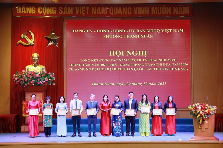 Phường Thanh Xuân: Tổng kết công tác năm 2025, triển khai nhiệm vụ trọng tâm; phát động phong trào thi đua năm 2026 chào mừng Đại hội Đại biểu toàn quốc lần thứ XIV của Đảng - Ảnh 7.