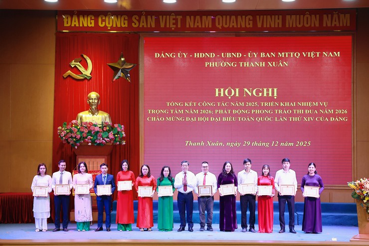 Phường Thanh Xuân: Tổng kết công tác năm 2025, triển khai nhiệm vụ trọng tâm; phát động phong trào thi đua năm 2026 chào mừng Đại hội Đại biểu toàn quốc lần thứ XIV của Đảng - Ảnh 9.