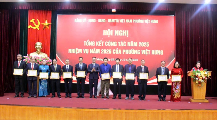 Phường Việt Hưng tổng kết công tác năm 2025 và triển khai nhiệm vụ năm 2026- Ảnh 8.
