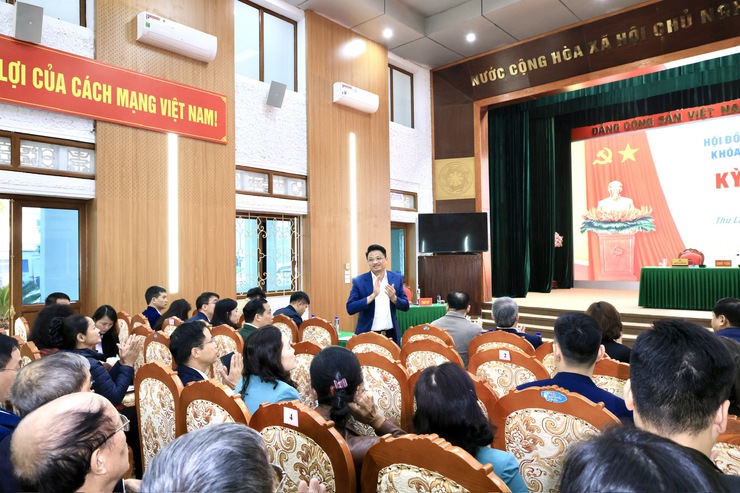 HĐND xã Thư Lâm khoá I, nhiệm kỳ 2021-2026 tổ chức Kỳ họp thứ Tư
( Kỳ họp đột xuất)
- Ảnh 3.