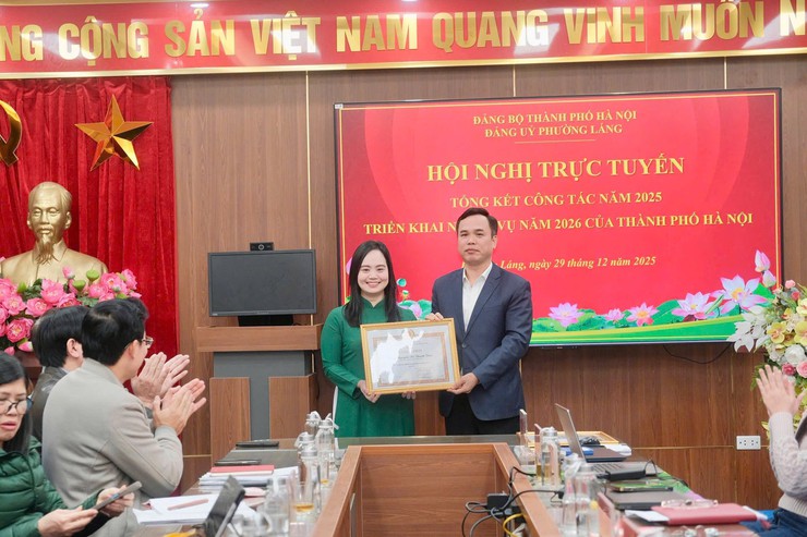 ĐẢNG ỦY PHƯỜNG LÁNG THAM DỰ HỘI NGHỊ TRỰC TUYẾN TỔNG KẾT CÔNG TÁC NĂM 2025 CỦA THÀNH PHỐ HÀ NỘI- Ảnh 7.