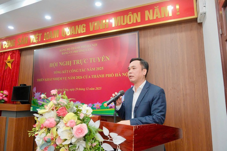 ĐẢNG ỦY PHƯỜNG LÁNG THAM DỰ HỘI NGHỊ TRỰC TUYẾN TỔNG KẾT CÔNG TÁC NĂM 2025 CỦA THÀNH PHỐ HÀ NỘI- Ảnh 2.