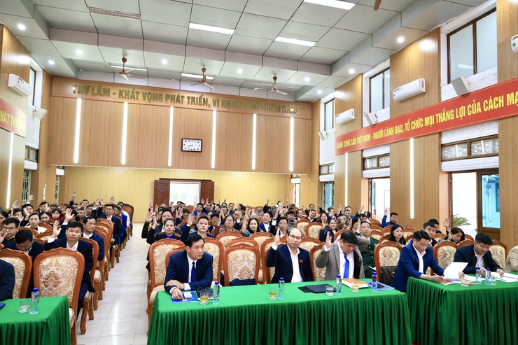 HĐND xã Thư Lâm khoá I, nhiệm kỳ 2021-2026 tổ chức Kỳ họp thứ Tư
( Kỳ họp đột xuất)
- Ảnh 8.